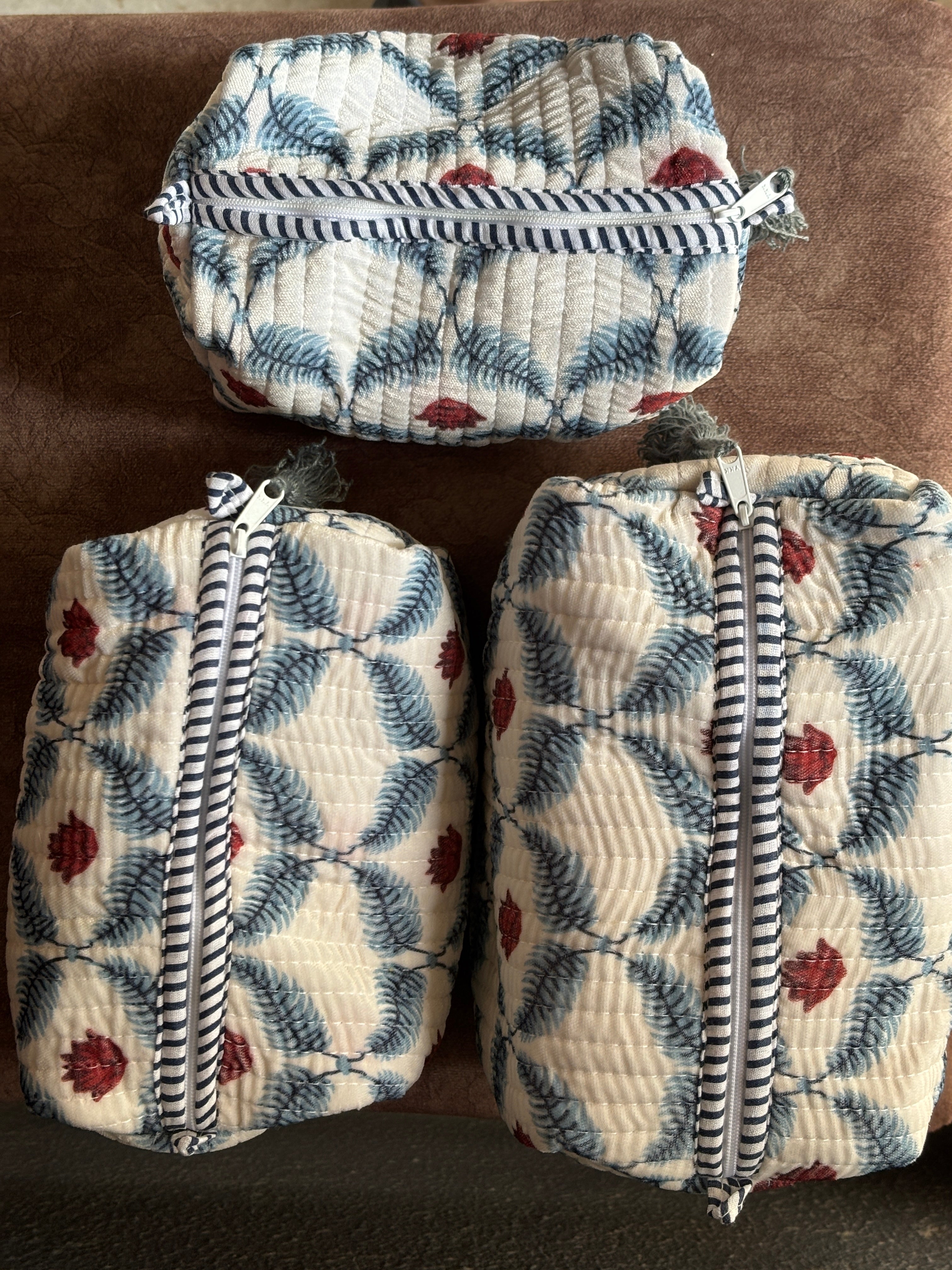 Trellis Bud Velvet Quilted Pouch (Set of 3)