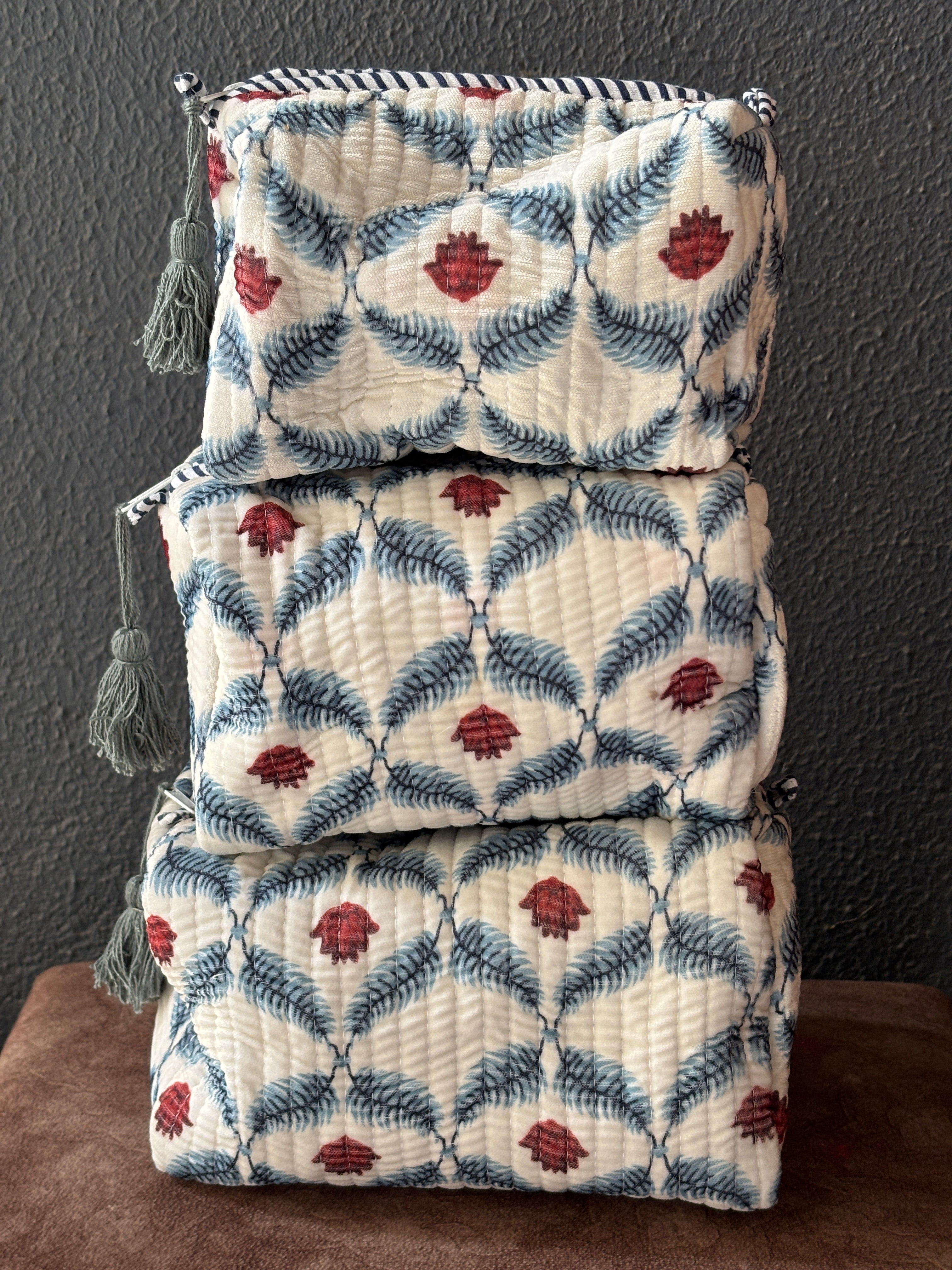 Trellis Bud Velvet Quilted Pouch (Set of 3)